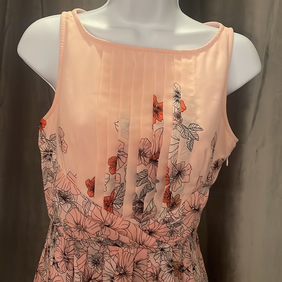 Floral fit & flare dress size 4. Pink, coral & black colors. - Picture 2 of 9